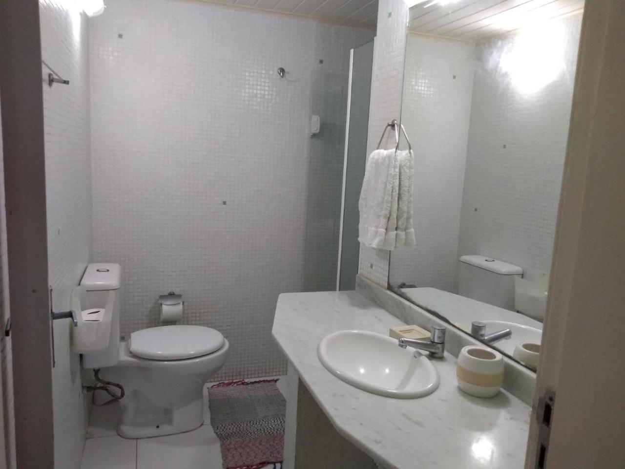 Apto 2º Andar No Centro Apartamento